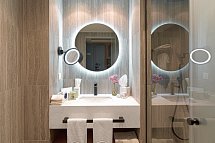 The GrandResort Limassol by Leonardo Hotels - Beispiel Bad (Zimmercodierungen DDL, DDM, FBL & FBM)