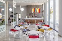 Nicholas Color Hotel