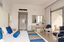 Vrissiana Beach Hotel - Wohnbeispiel Doppelzimmer Gartenblick (Zimmercodierungen D1G & DP1)