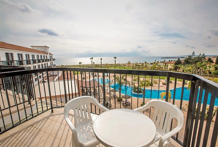 Nelia Sea Breeze - Wohnbeispiel Doppelzimmer Meerblick (Zimmercodierung DBM)