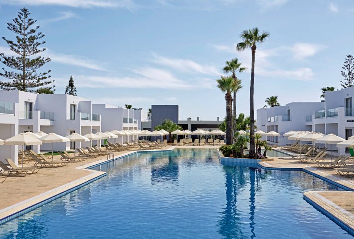 Atlantica Panthea Resort