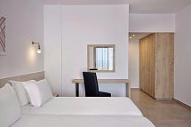 Atlantica Panthea Resort - Wohnbeispiel Familienzimmer Meerblick (Zimmercodierung FBM)
