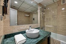 Playacapricho Hotel - Badbeispiel Doppelzimmer (Zimmercodierungen DB1 & DB2)