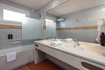 Playadulce Hotel - Badbeispiel Doppelzimmer Standard (Zimmercodierungen DG1, DG2 & DBN)