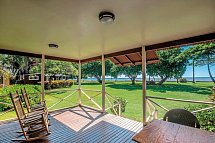 Waimea Plantation Cottages - Beispiel Terrasse 1 Bedroom Cottage Ocean Front (Zimmercodierung B1O)