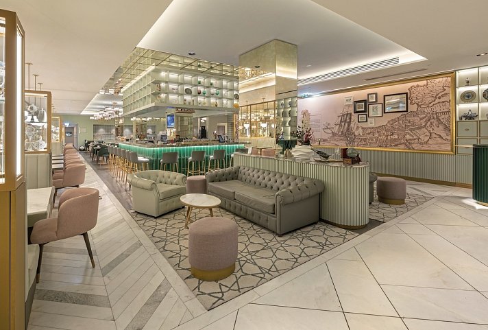 The Emerald House Lisbon, Curio Collection by Hilton