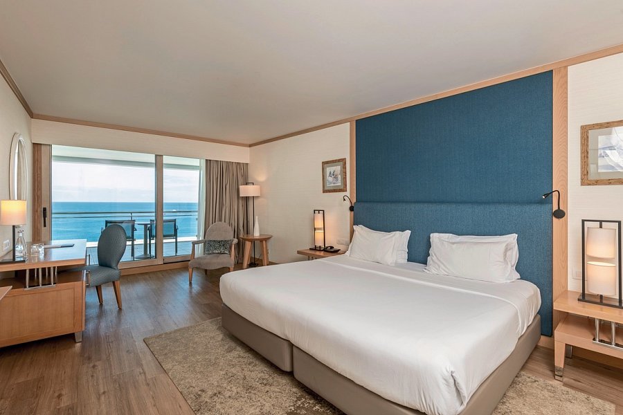 Sesimbra Oceanfront Hotel - Wohnbeispiel Doppelzimmer Premium Deluxe Meerblick (Zimmercodierung DMM)