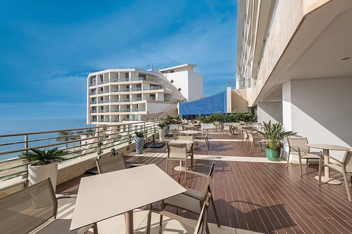 Sesimbra Oceanfront Hotel