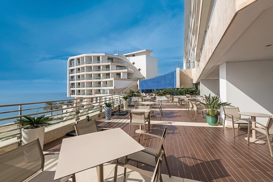 Sesimbra Oceanfront Hotel