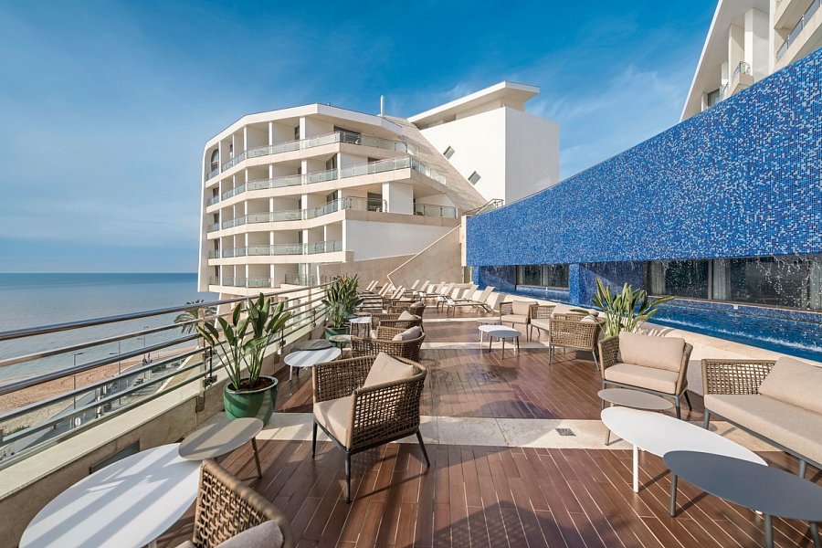 Sesimbra Oceanfront Hotel