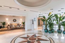 Sesimbra Oceanfront Hotel