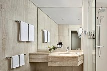NH Lisboa Campo Grande - Beispiel Bad Doppelzimmer (Zimmercodierungen DB1 & DB2)