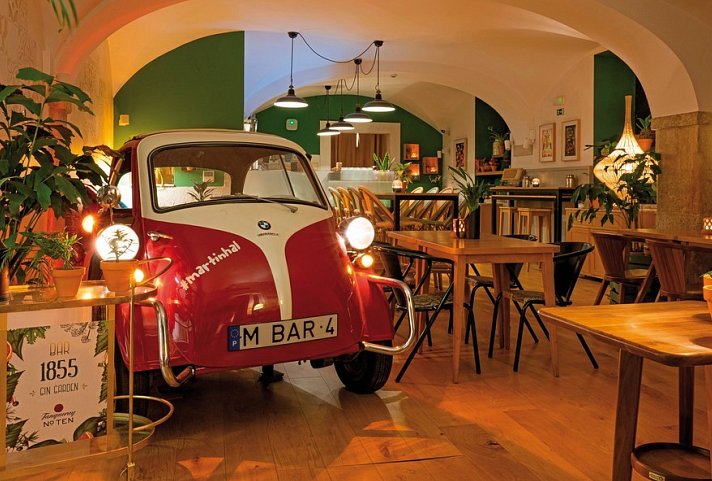 Martinhal Lisbon Chiado - Bar 1855 Gin Garden