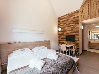 Prekmurska vas Ajda - Wohnbeispiel Ferienhaus bis 4 Personen (Zimmercodierung HB1)