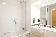 Premier Inn London Hammersmith - Beispiel Bad Doppelzimmer (Zimmercodierung DB1)