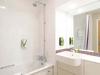 Premier Inn London Hammersmith - Beispiel Bad Doppelzimmer (Zimmercodierung DB1)