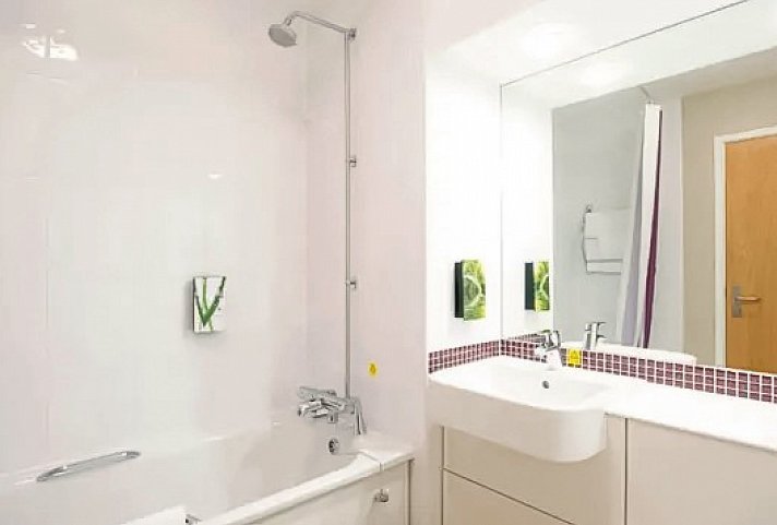 Premier Inn London Hammersmith - Beispiel Bad Doppelzimmer (Zimmercodierung DB1)