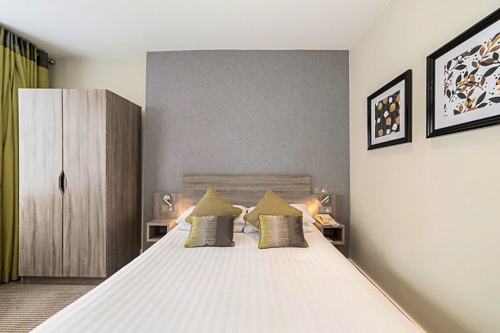 Phoenix Hotel