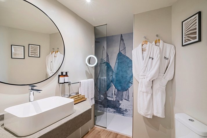 Barceló Margaritas ROYAL LEVEL - Beispiel Bad Juniorsuite Deluxe (Zimmercodierung JD1)