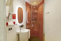 Bohemia Suites & Spa - Beispiel Bad (Zimmercodierungen UL1 & UL2)