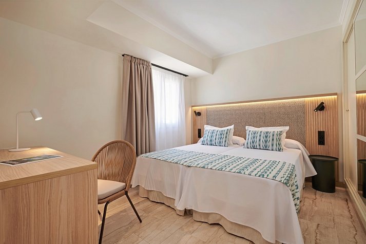 Grupotel Mar de Menorca - Wohnbeispiel (Zimmercodierungen AB1 & OB1)