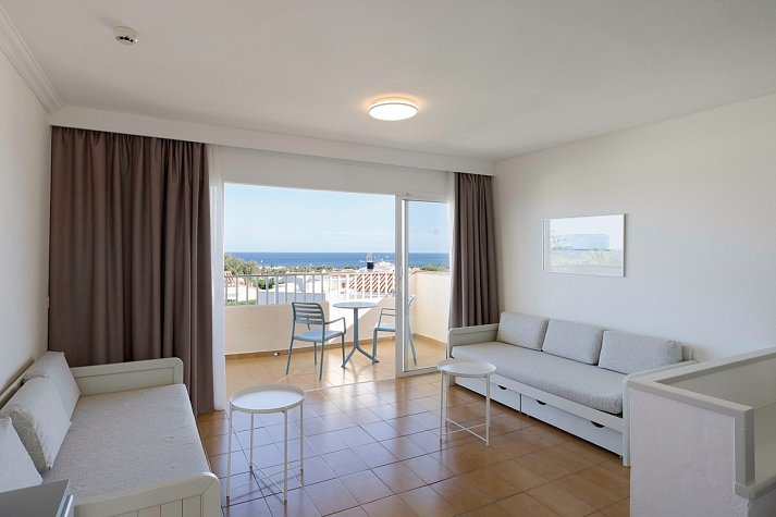 AluaSun Mediterráneo - Wohnbeispiel Appartement 1 Schlafzimmer Meerblick (Zimmercodierung ABM)
