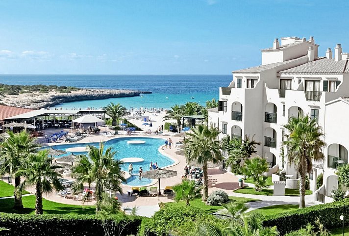 FERGUS Style Carema Beach