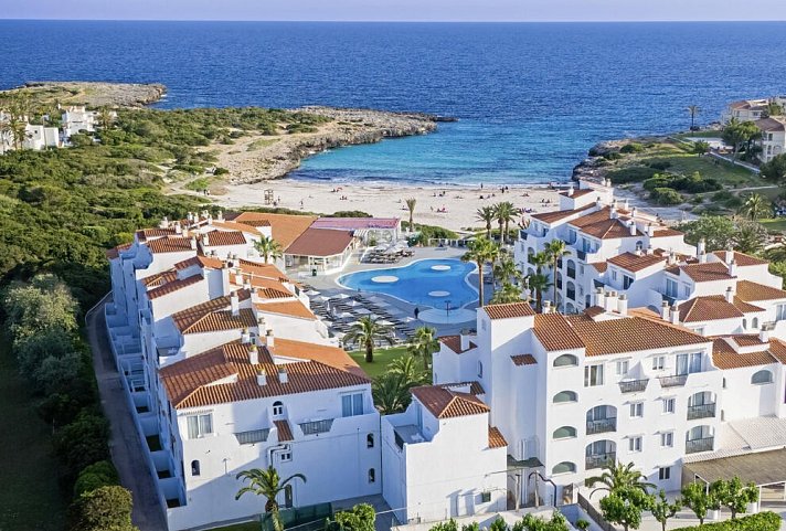 FERGUS Style Carema Beach