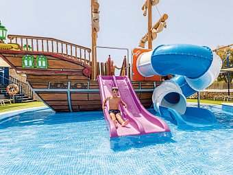 Royal Son Bou Family Club