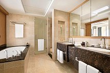 Hilton Muscat Al Bandar - Beispiel Bad One Bedroom Suite (Zimmercodierung WB1)