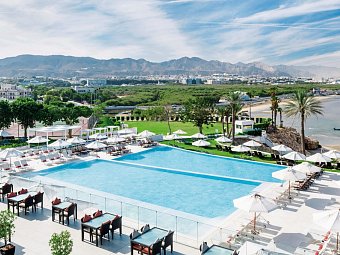 Crowne Plaza Muscat