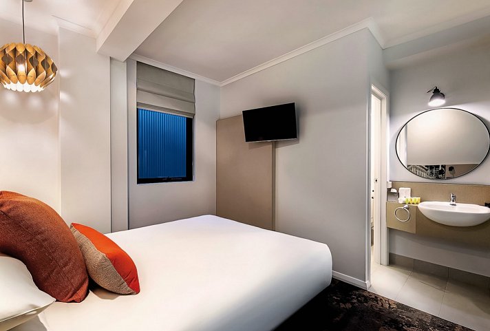 Batmans Hill on Collins Hotel - Wohnbeispiel Standard Queen Room (Zimmercodierung UG1)