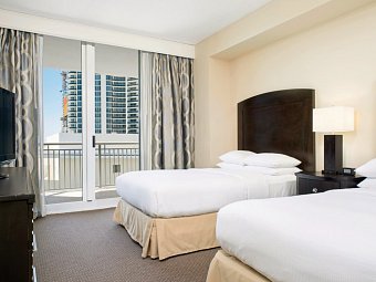 Doubletree Ocean Point Resort & Spa - Wohnbeispiel Standard Two Doubles Partial Ocean View