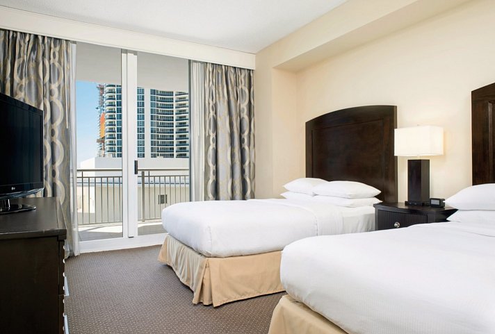 Doubletree Ocean Point Resort & Spa - Wohnbeispiel Standard Two Doubles Partial Ocean View