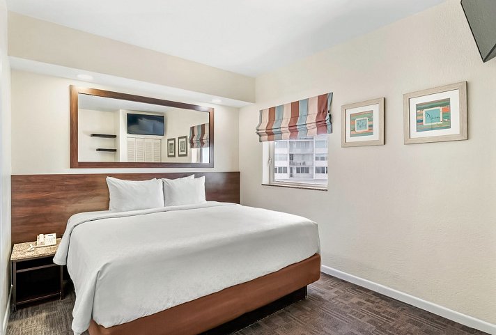 Crystal Beach Suites Oceanfront Apartments - Wohnbeispiel King Suite (Zimmercodierung WB1)