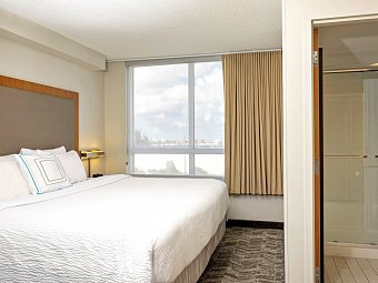 Springhill Suites Miami Airport South Blue Lagoon - Wohnbeispiel Standard Room (Zimmercodierung UG1)