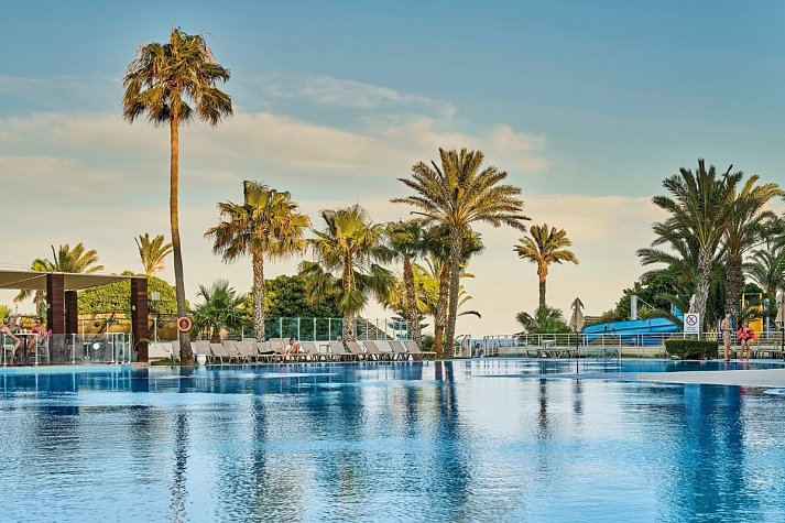 Nozha Beach & Spa