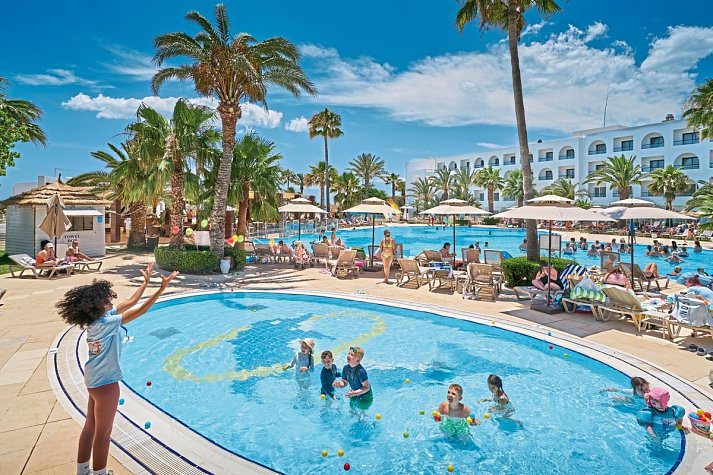 Nozha Beach & Spa