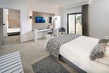 Calimera Delfino Beach Resort & Spa - Wohnbeispiel Familienzimmer mit Verbindungstür (Zimmercodierung FV1)