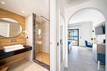 Calimera Delfino Beach Resort & Spa - Wohnbeispiel Doppelzimmer seitl. Meerblick (Zimmercodierungen DBN & DCN)