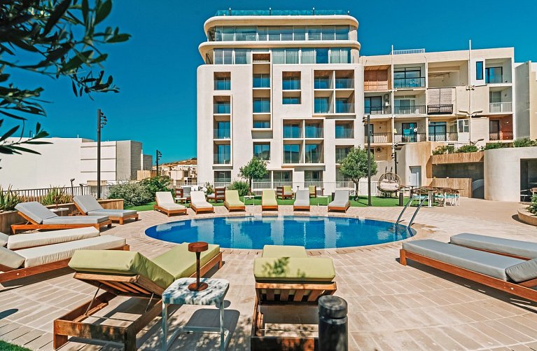 Reef Hotel & Spa