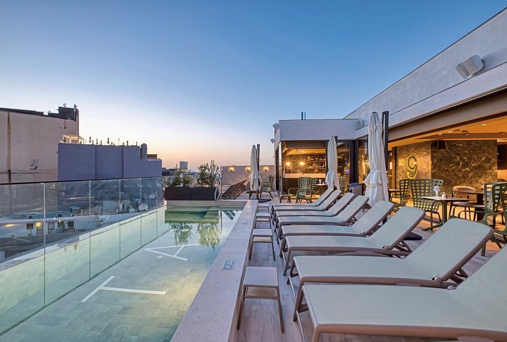 VITA Hotel & Rooftop