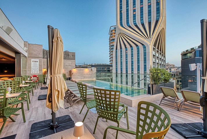 VITA Hotel & Rooftop