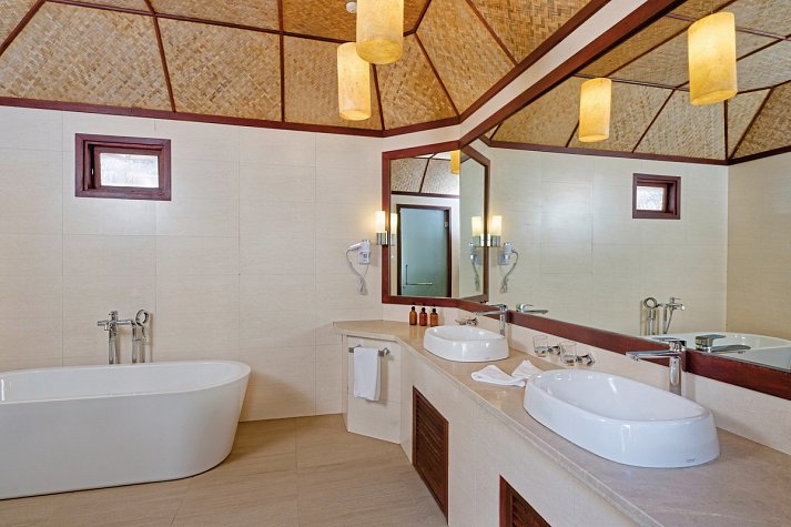 Thulhagiri Island Resort - Beispiel Bad Beach Bungalow (Zimmercodierung BB1)