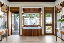 Niva Kurumba Maldives - Beispiel Bad Beach Villa (Zimmercodierung VB1)