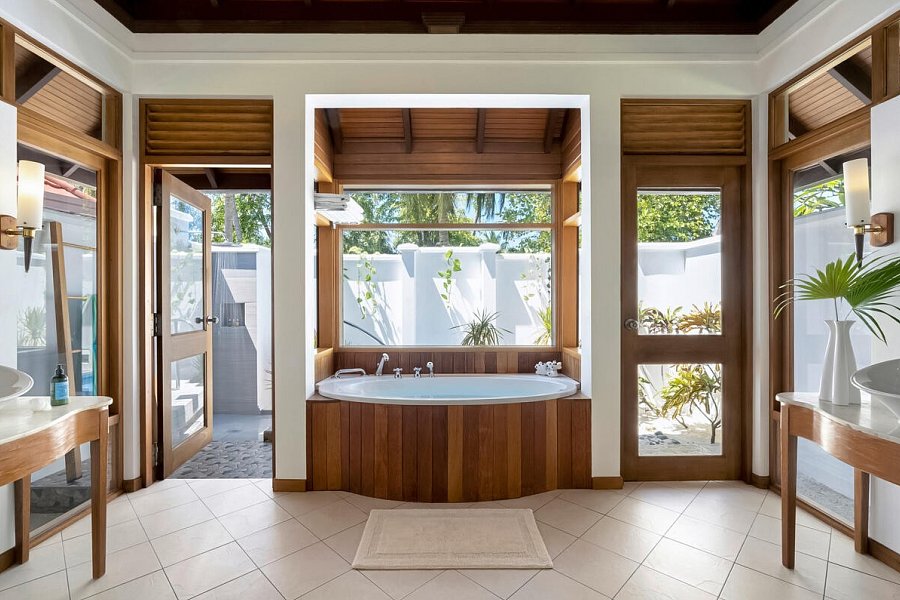 Niva Kurumba Maldives - Beispiel Bad Beach Villa (Zimmercodierung VB1)