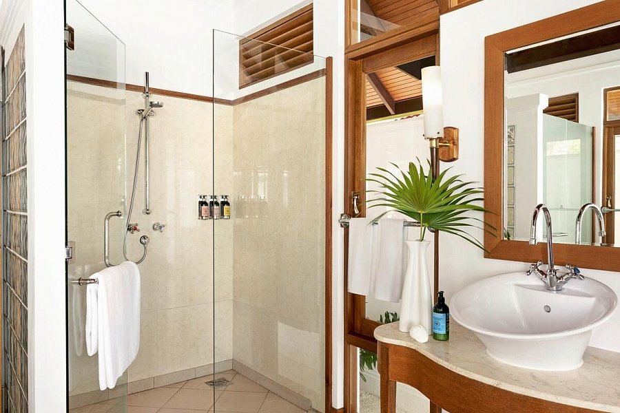 Niva Kurumba Maldives - Beispiel Bad Beach Villa (Zimmercodierung VB1)
