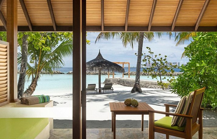 Niva Kurumba Maldives - Beispiel Terrasse Beach Villa (Zimmercodierung VB1)