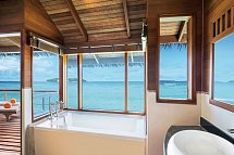 Sheraton Maldives Full Moon Resort & Spa - Beispiel Bad Overwater Villa (Zimmercodierung VX1)