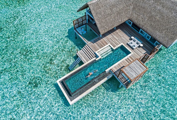 Four Seasons Resort Maldives at Landaa Giraavaru - Sunrise Water Villa Pool